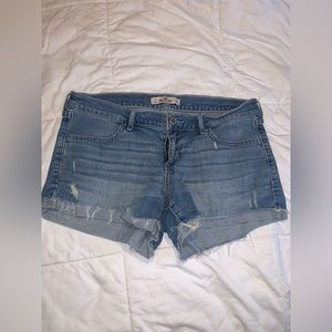 Women’s Hollister jean shorts.